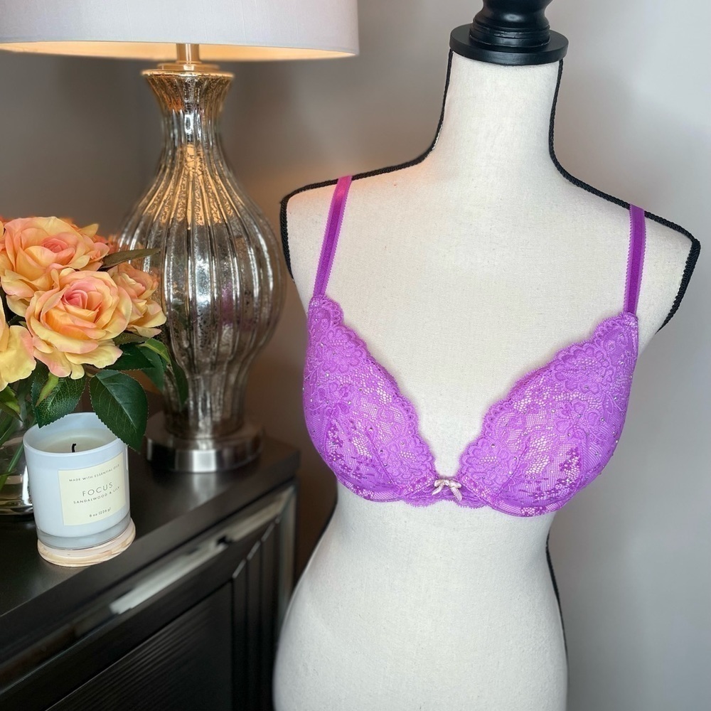 Nwot Victoria's Secret Dream Angels lined, purple lace push-up bra crystals 34D - Picture 2 of 6